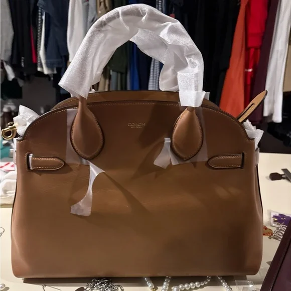 Coach Soft Empire Carryall Bag 40
Price is FIRM - Picture 11 of 11